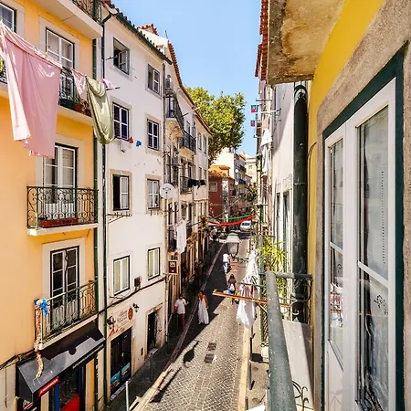 Whome Prime Alfama With Tagus River Views Апартаменты *